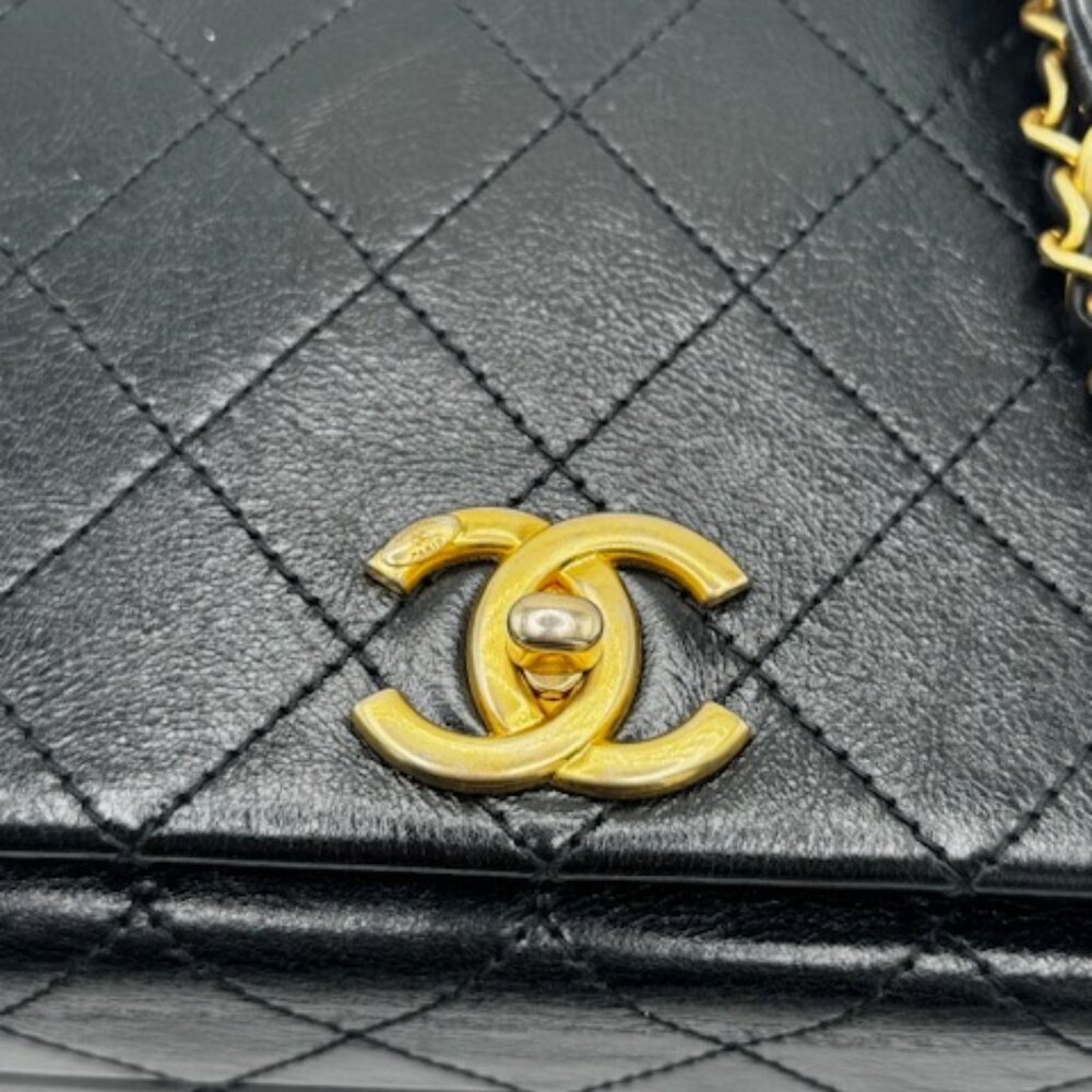 Chanel Chain Stitched Calfskin Flap Bag Medium Black Shoulder bag - Picture 4 of 17